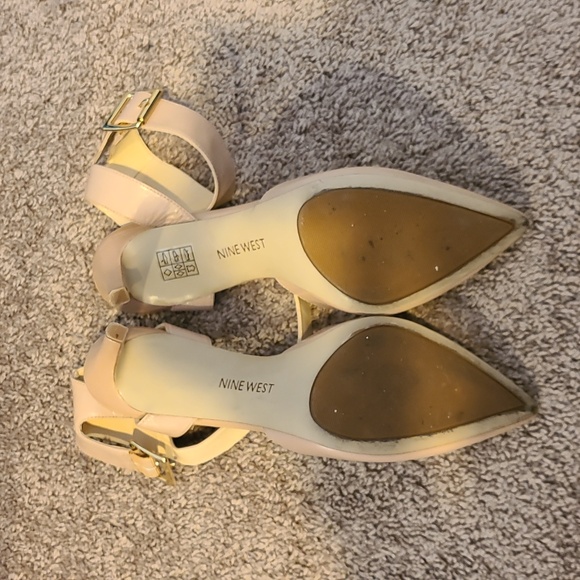 Nine West heels Size 8 cream color - Picture 4 of 4